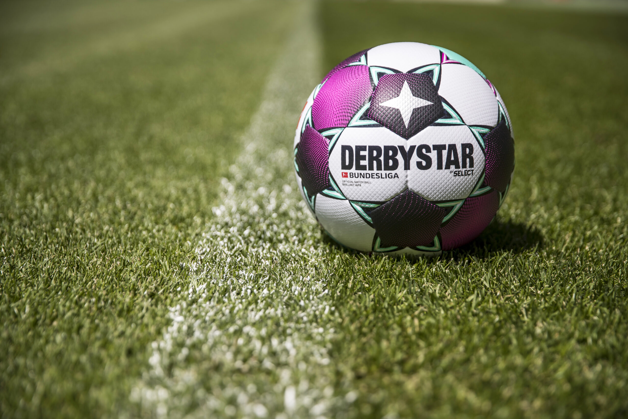  DERBYSTAR Bundesliga Brillant APS Soccer Ball V21